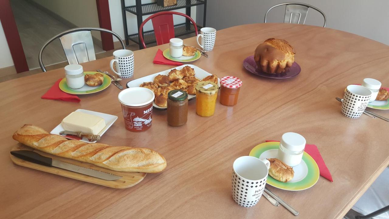 Au Petit Pressoir Bed & Breakfast Givry  ภายนอก รูปภาพ