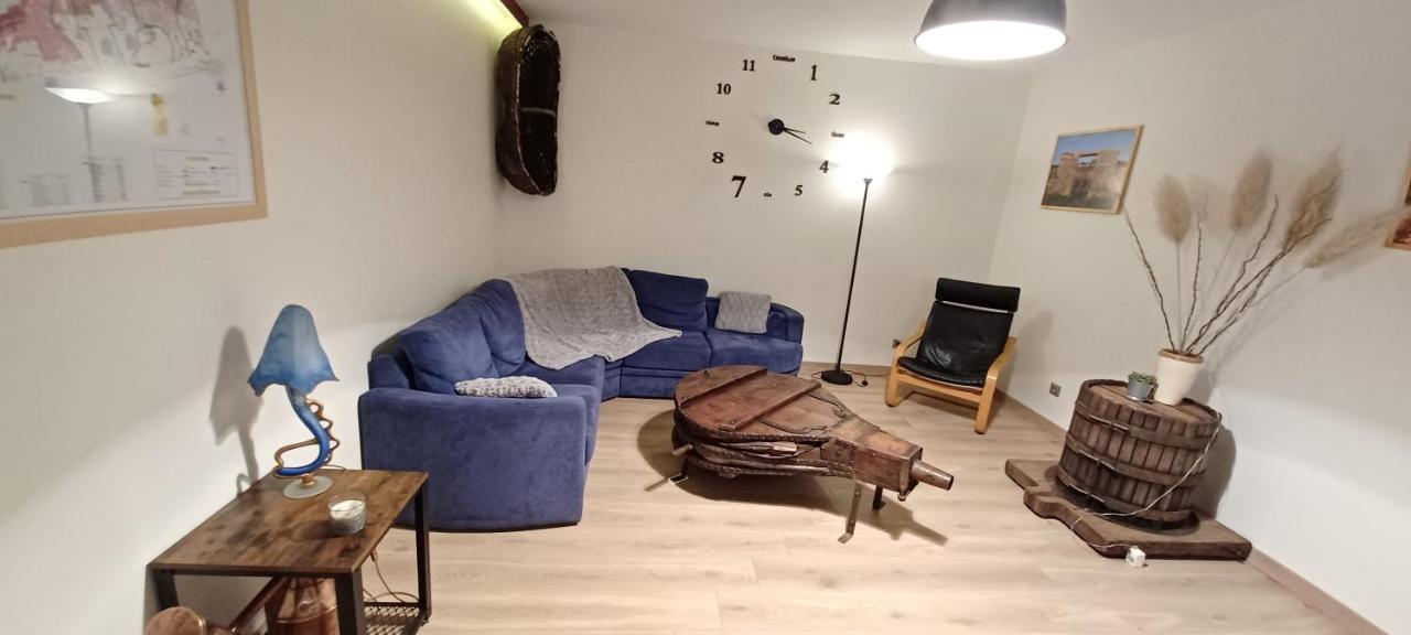 Au Petit Pressoir Bed & Breakfast Givry  ภายนอก รูปภาพ