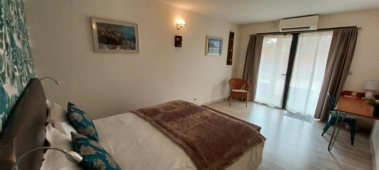 Au Petit Pressoir Bed & Breakfast Givry  ภายนอก รูปภาพ