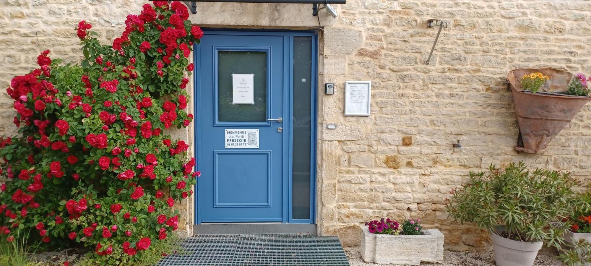Au Petit Pressoir Bed & Breakfast Givry  ภายนอก รูปภาพ